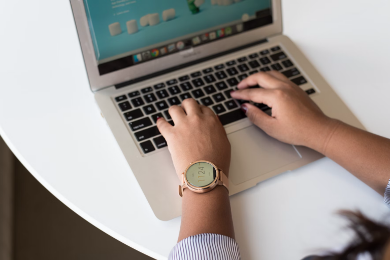 Why Modern Companies Rely on IT Helpdesk Solutions for Seamless Operations