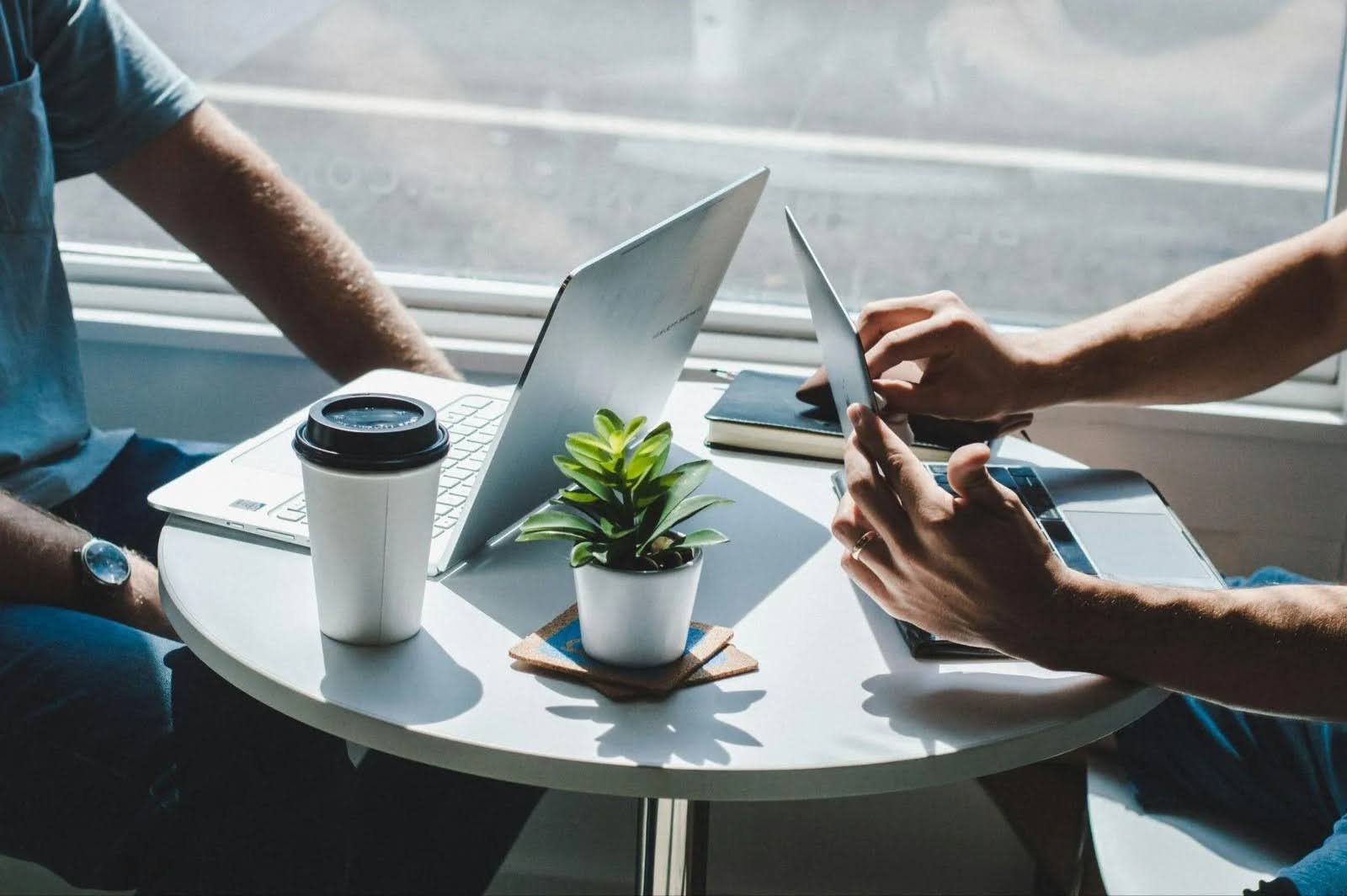 When Everyone Uses AI, Who Is Really Doing the Hiring?